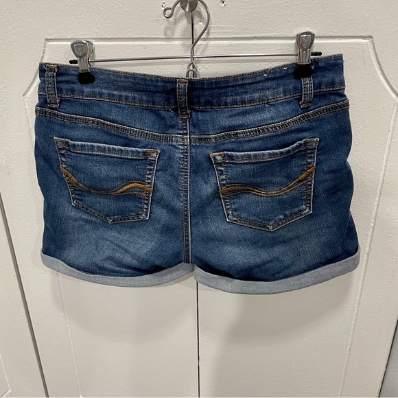 SO Midi Jean Shorts - Picture 2 of 5